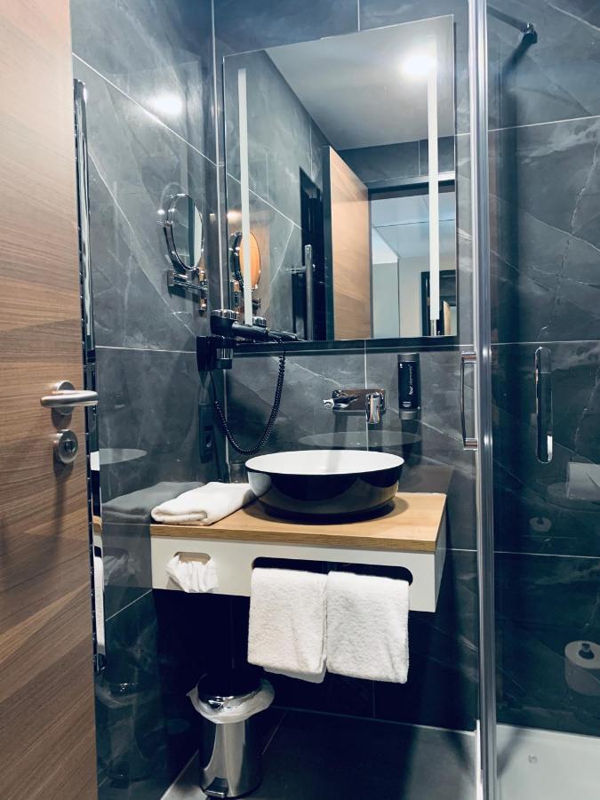 Intergroup Business & Design Hotel Ingolstadt Kosching Экстерьер фото